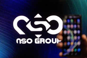 Logo NSO GROUP sur un écran d'ordinateur à l'arrière-plan, à Jérusalem, le 7 février 2022