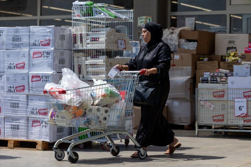 موجة غلاء تضرب البلدات العربية في إسرائيل: أسعار الغذاء تقفز بشكل غير مسبوق