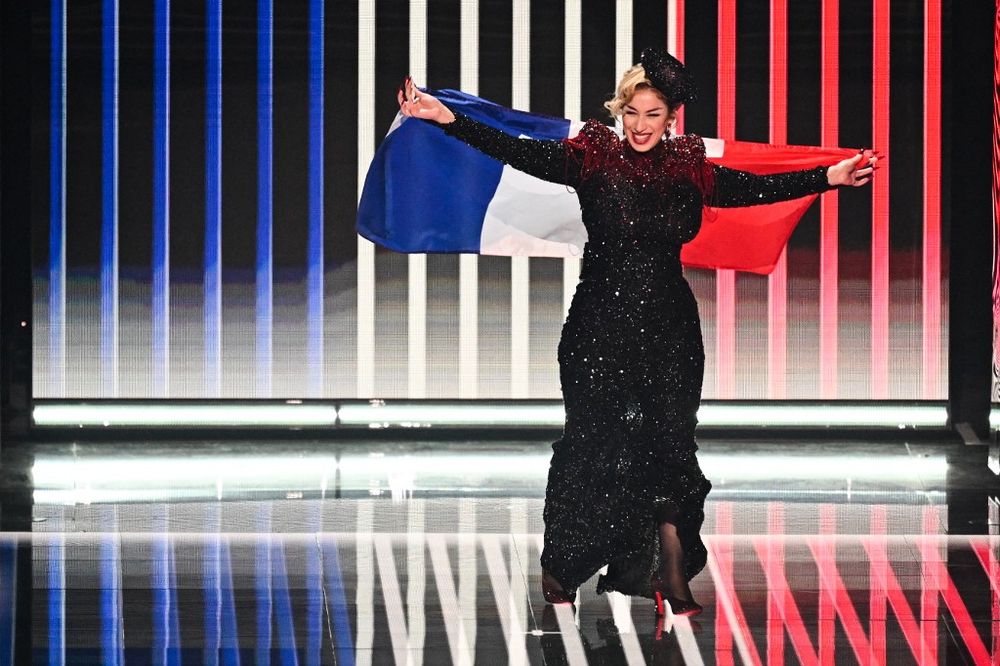 Eurovision Indignation Après Un Doigt D'honneur De La Zarra