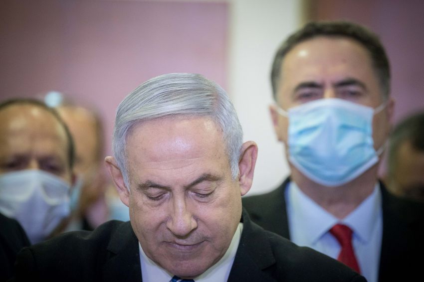 Le Premier ministre israélien Benyamin Netanyahou en amont de l'ouverture de son procès devant le tribunal de district de Jérusalem, le 24 mai 2020