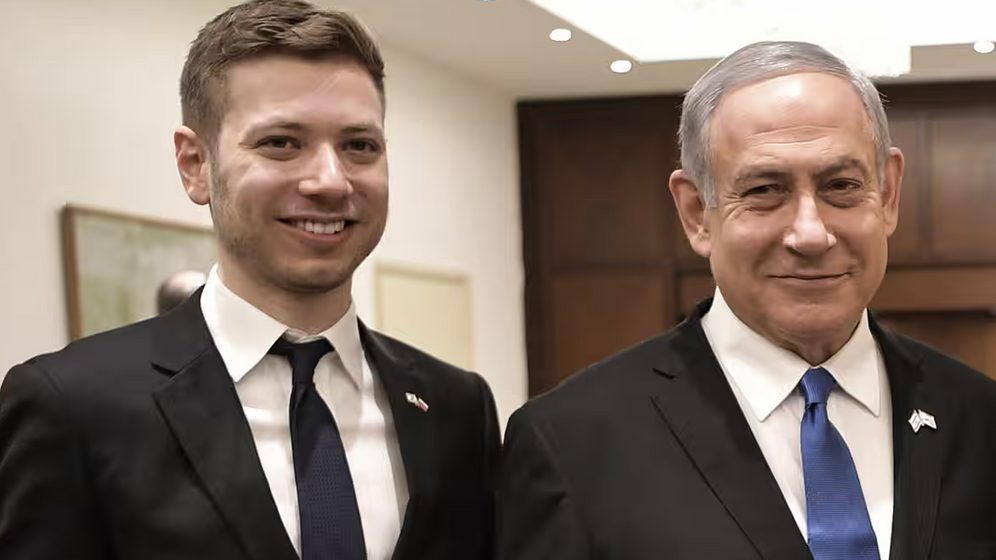 Aleksey Nikolskyi/AP Benjamin et Yaïr Netanyahou