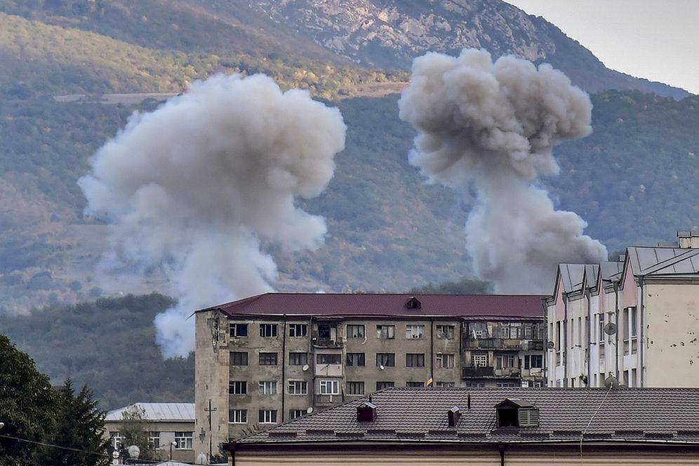 Bombardements à Stepanakert le 9 octobre 2020, lors de combats entre l'Arménie et l'Azerbaïdjan au sujet de la région contestée du Haut-Karabakh