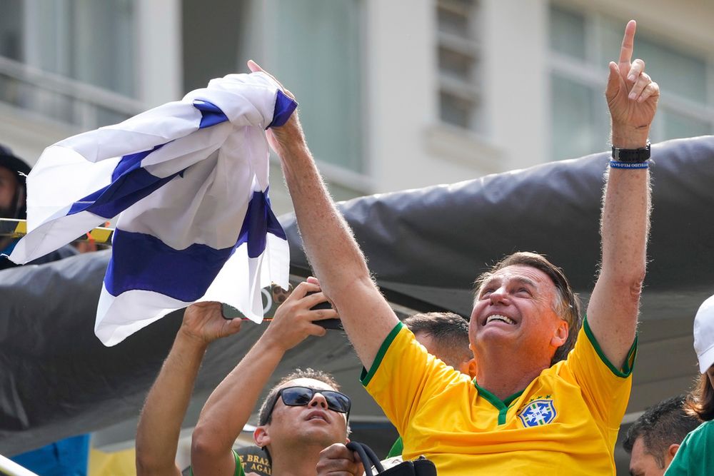 L'ancien président Jair Bolsonaro s'adresse à ses partisans lors d'un rassemblement à Sao Paulo, au Brésil, le dimanche 25 février 2024