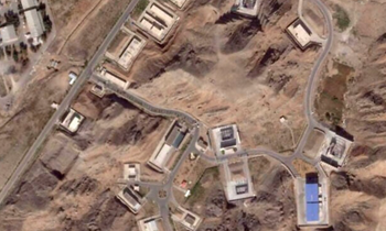 Cette photo satellite de Planet Labs PBC montre les travaux de reconstruction de l'usine iranienne de propergol solide de Parchin, près de Téhéran, en Iran, le 28 août 2025.