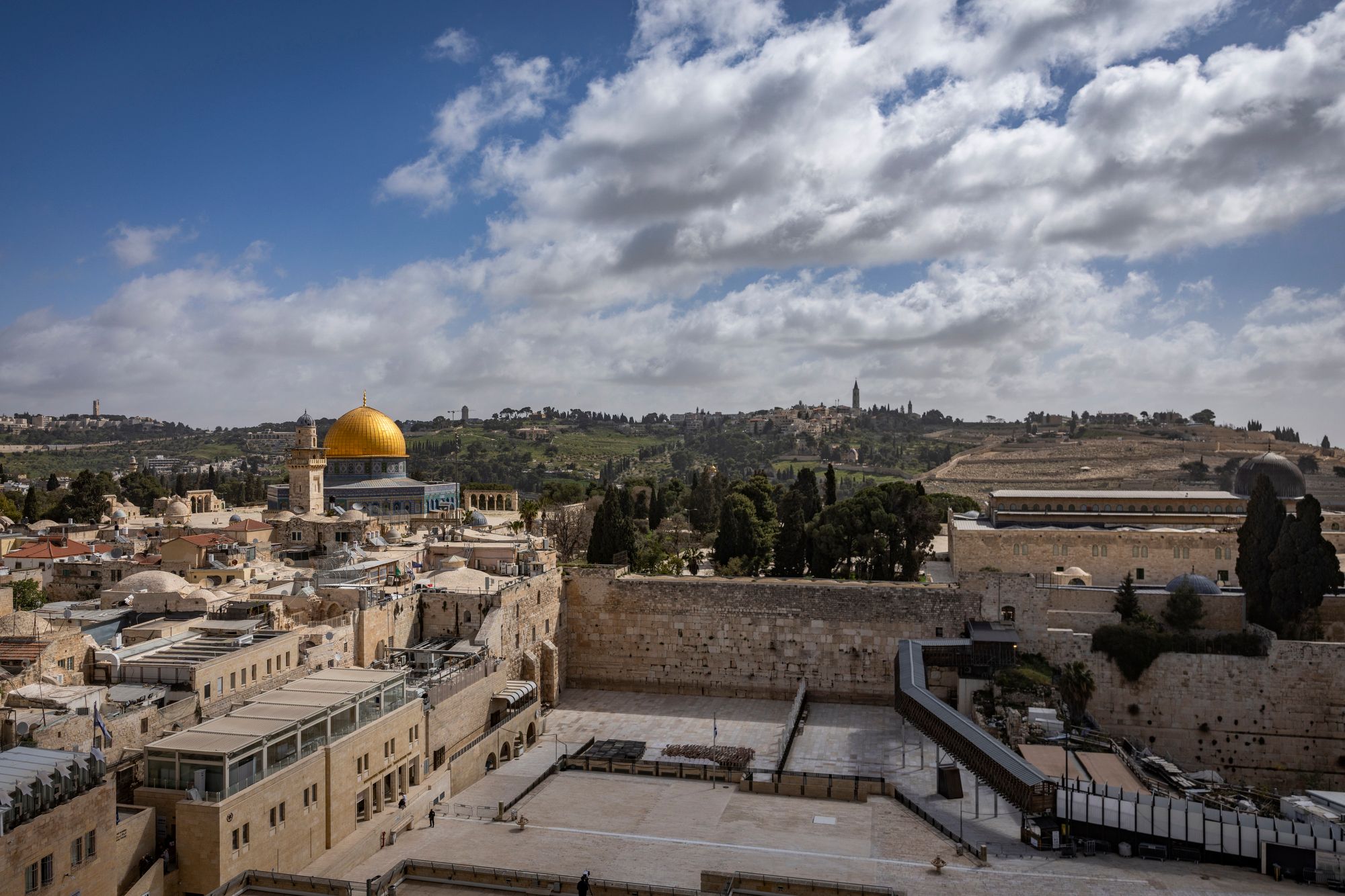 Israël : le cabinet s’oppose à la décision de la Cour suprême sur les prières au Mur occidental