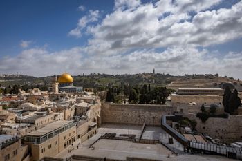 Le Mur occidental désert en raison des restrictions sécuritaires dues à la guerre, avril 2026