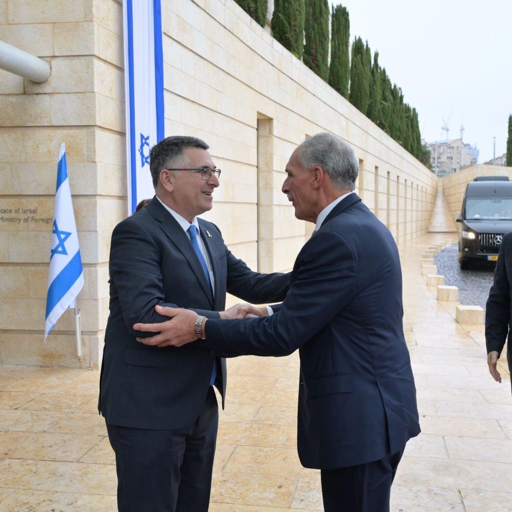 Gideon Saar with the Honduran president