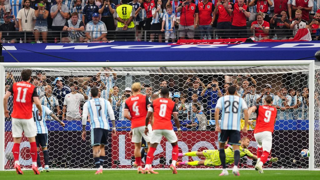 فيفا يدرس تغييرًا مفاجئًا في قوانين اللعبة.. هل يُطبق خلال كأس العالم الحالي؟