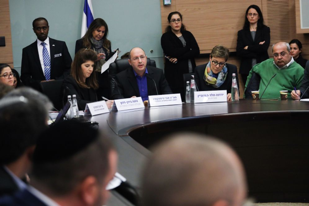 Arrangements Committee Chairman MK Avi Nissenkorn leads a committee meeting at the Knesset, the Israeli parliament in Jerusalem, January 13, 2020.