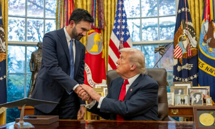 Le président Donald Trump reçoit le maire élu de New York, Zohran Mamdani, dans le Bureau ovale de la Maison-Blanche, le vendredi 21 novembre 2025, à Washington.