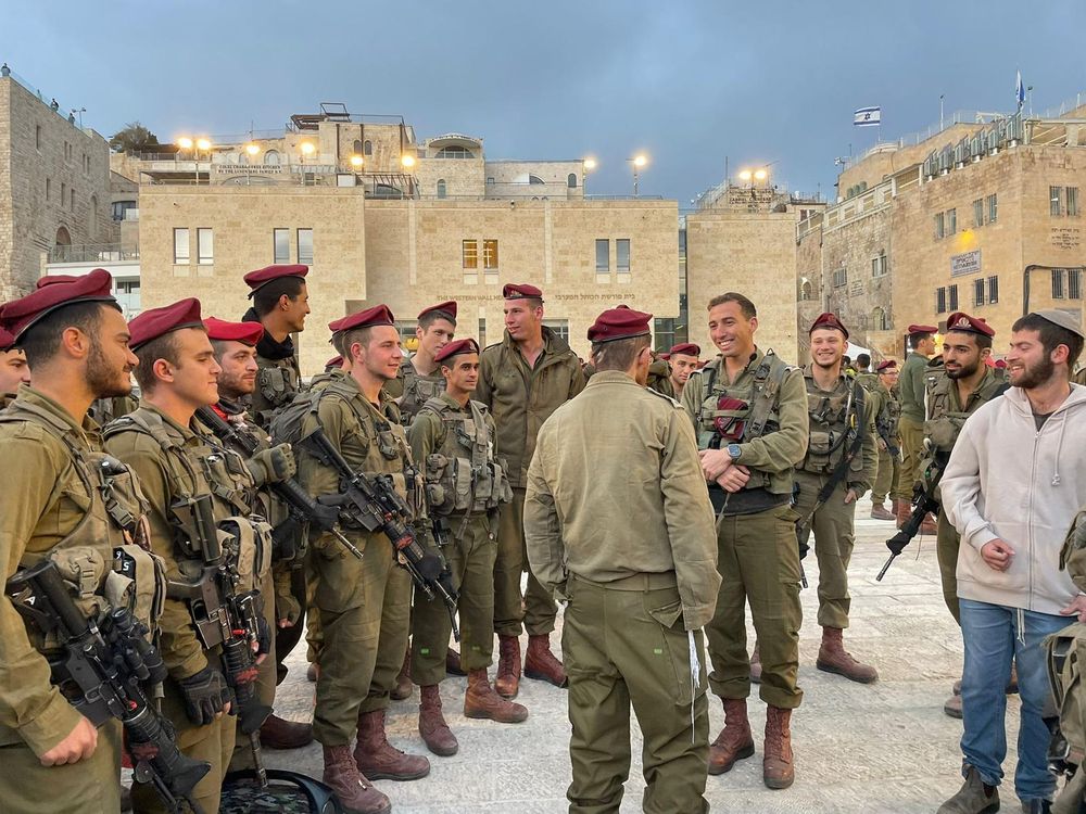 After suffering injuries in a terror attack, Lieutenant Nadav is greeted back by fellow soldiers in the prestigious 202nd Battalion.