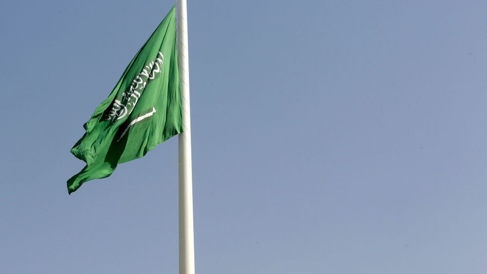 AP Photo/Amr Nabil Un minaret de mosquée sur la place du roi Abdallah, à Jiddah, en Arabie saoudite, le 14 mars 2021