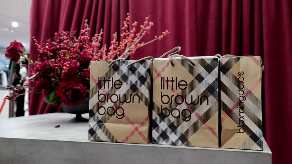 Illustration - Cadeau acheté chez Bloomingdale’s à New York