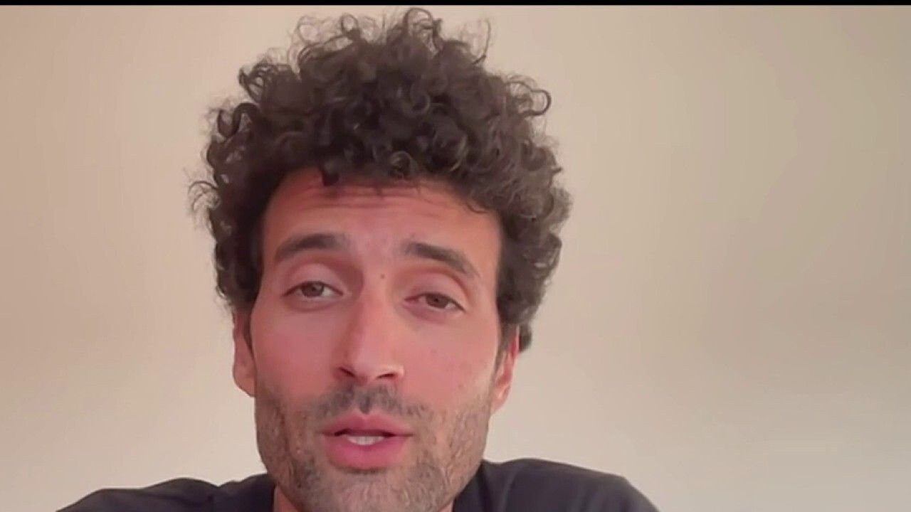 "Mon arme, c’est le rire" : Alex Fredo en tournée en Israël pour rassembler par l’humour et la foi