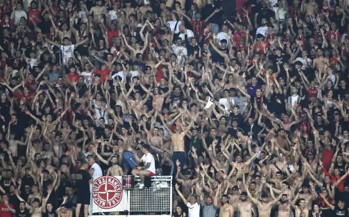 Un match Nice-OL brièvement interrompu après des chants hostiles à Daesh