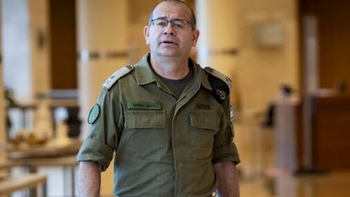 Le futur directeur de l'agence de renseignement du Mossad, le général de division Roman Gofman, se rendant à une réunion de la commission des Affaires étrangères et de la Défense, à la Knesset le 5 février 2026. 