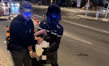 Images de l’arrestation de fauteurs de troubles lors du jour du Souvenir dans la ville de Lod