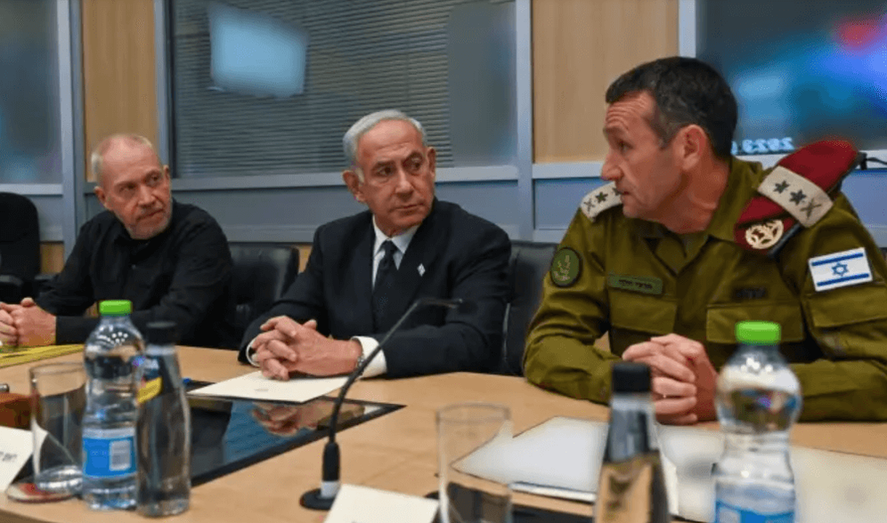 Israel's Prime Minister Benjamin Netanyahu (C), Defense Minister Yoav Gallant and IDF Chief of Staff Herzi Halevi.
