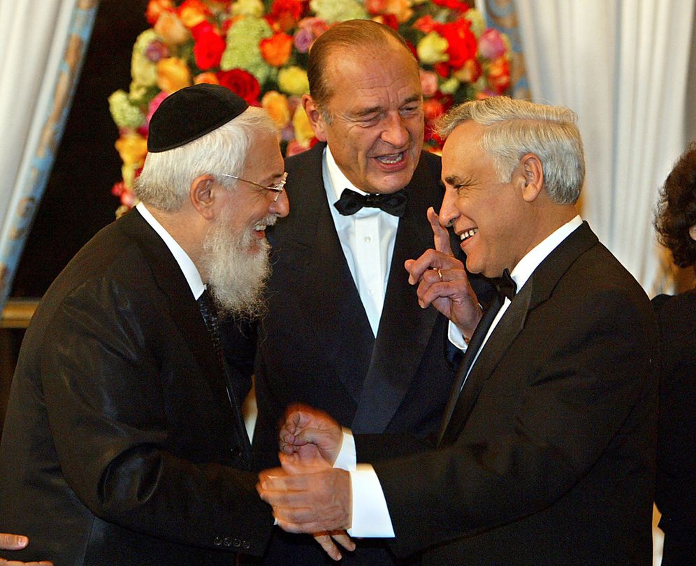 AP Photo/Jack Guez/Pool) L'ex grand rabbin de France Joseph Haïm Sitruk
