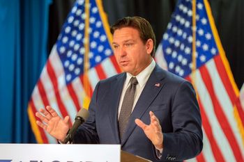 Le gouverneur de Floride Ron DeSantis