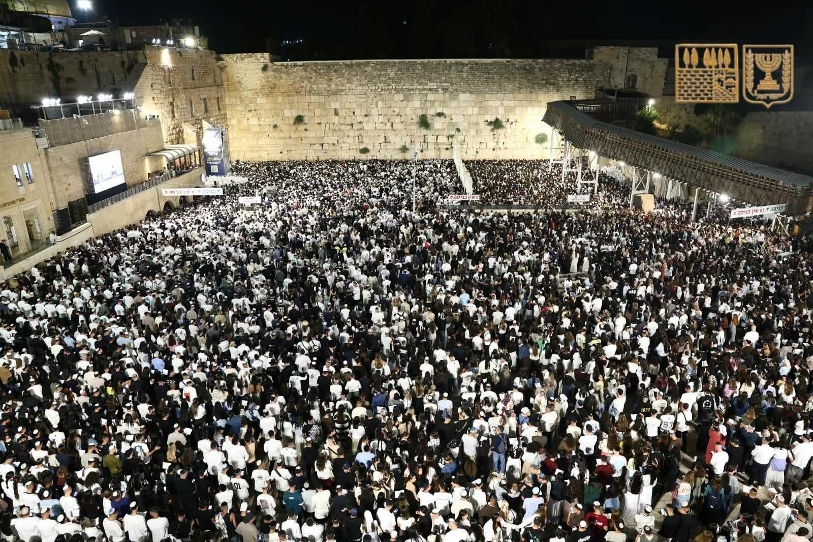 Jérusalem : des milliers de fidèles au Mur occidental pour les premières Seli’hot de l’année