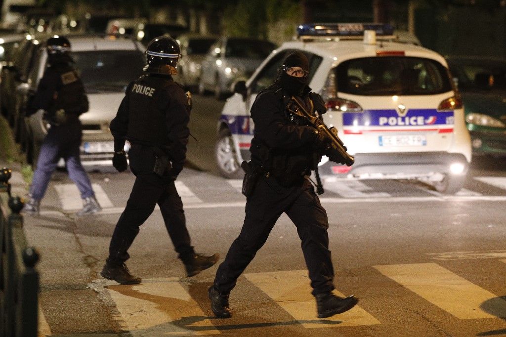 France/Prise D'otage À Paris L'une Des Deux Femmes Retenues Libérée
