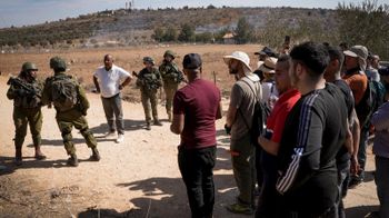 Illustration - Tsahal disperse Palestiniens et habitants d'implantations israéliennes à Qusra, Judée-Samarie