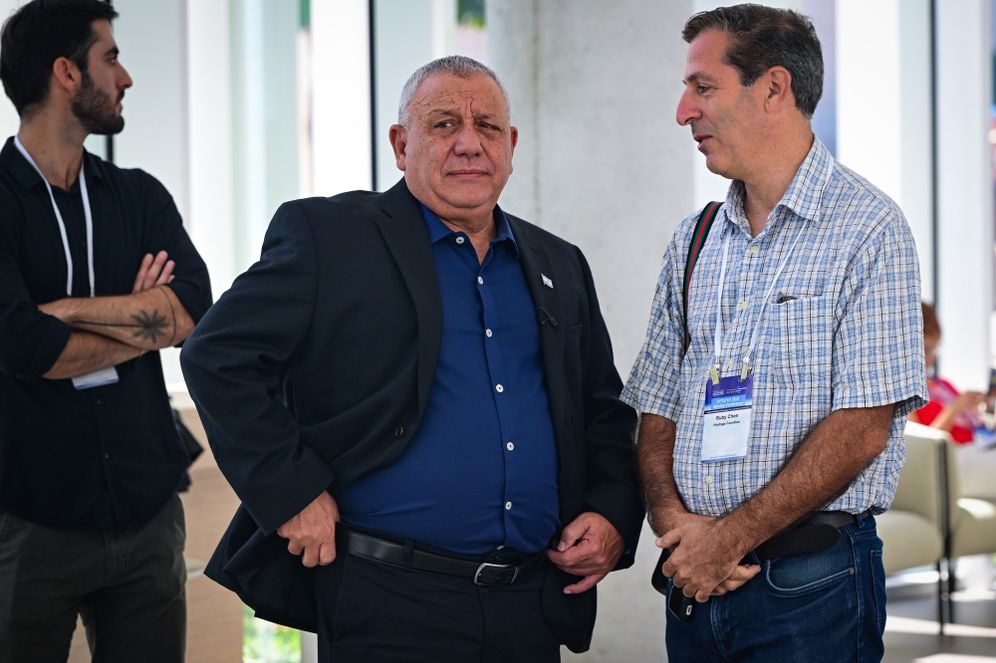 אבשלום ששוני, פלאש 90 גדי איזנקוט, ארכיון