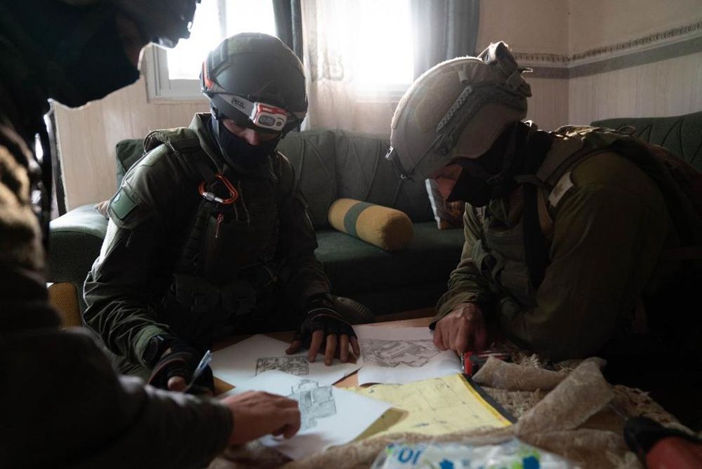 Les forces de sécurité israéliennes ont cartographié le domicile du terroriste qui a tué Golev Vyacheslav à l'entrée de l'implantation d'Ariel en Cisjordanie le 29 avril 2022