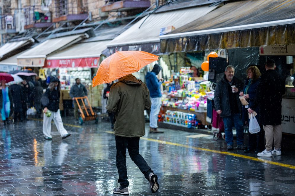 גשם וחורף בשוק מחנה יהודה בירושלים, ארכיון