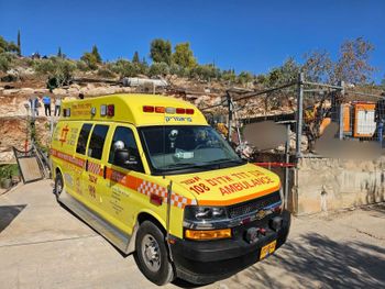 אמבולנס, ניידת טיפול נמרץ מד"א