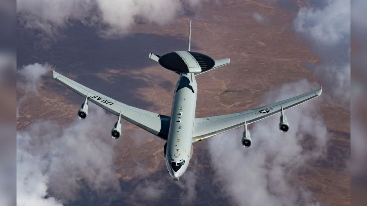 ضربة لسلاح الجو الأمريكي: طائرة رادار نادرة أُصيبت في هجوم إيراني بالسعودية