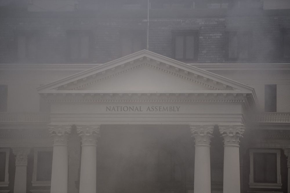Le Parlement sud-africain en proie à un violent incendie, le 2 janvier 2022