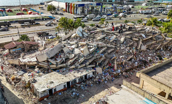 Vue aérienne de bâtiments détruits après les deux séismes qui ont frappé Caraballeda, dans l'État de La Guaira, au Venezuela, le 27 juin 2026.