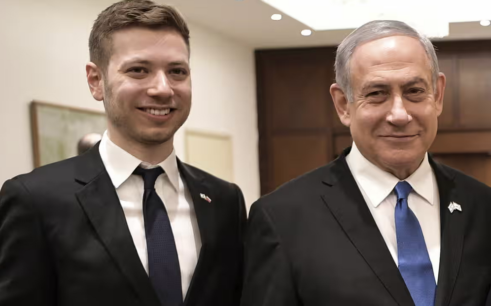 Aleksey Nikolskyi/AP Benjamin and Yaïr Netanyahou