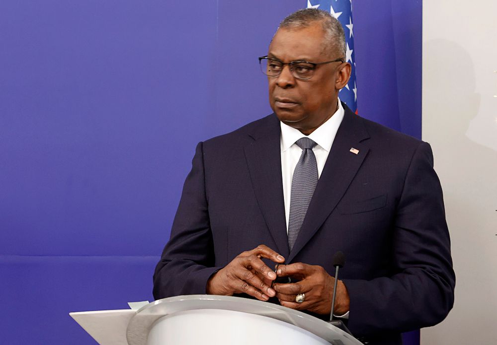 Le secrétaire américain à la Défense Lloyd Austin lors d'une conférence de presse à Sofia, le 19 mars 2022