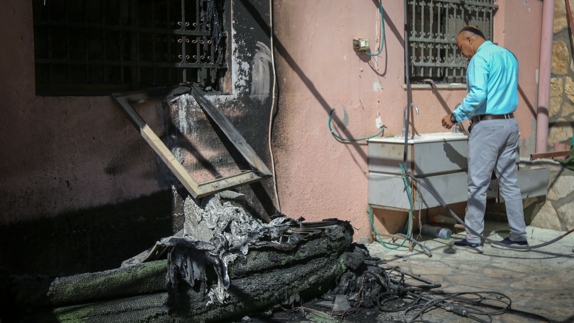 Report: 8 Palestinians injured in arson attack by settler extremists