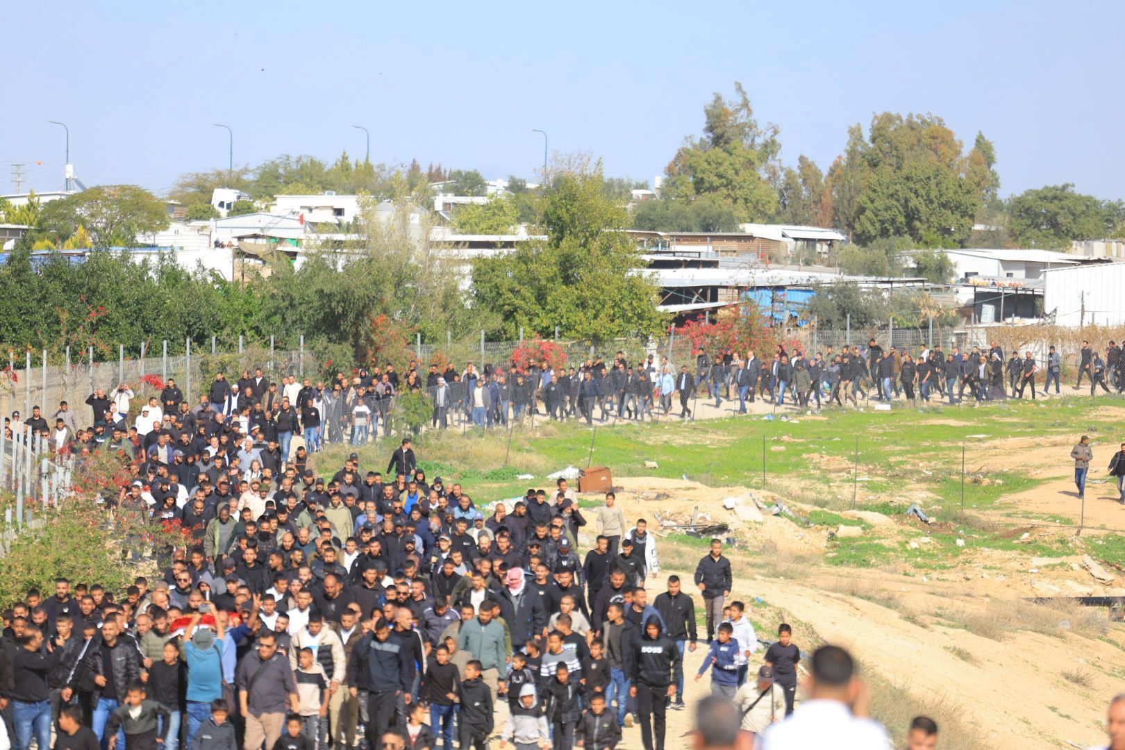 تشييع حاشد في النقب لضحية إطلاق نار الشرطة في ترابين الصانع وسط وانتشار شرطي كثيف