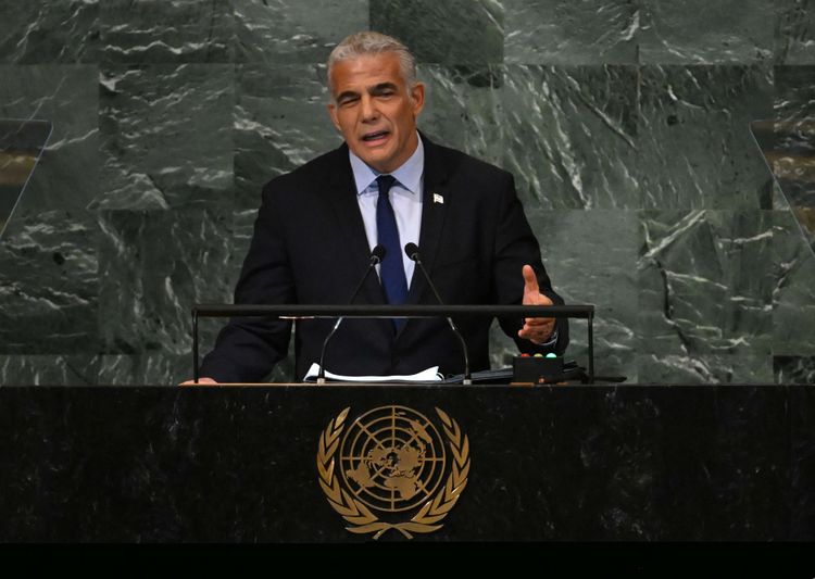 Le Premier ministre israélien Yair Lapid s'adresse à la 77e session de l'Assemblée générale des Nations unies au siège de l'ONU à New York, le 22 septembre 2022.