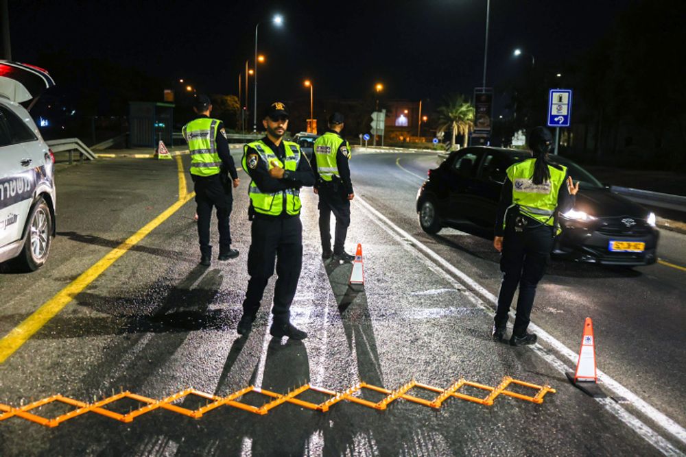 La police israélienne procède à des contrôles dans la région de Gilboa, pour retrouver les six fugitifs palestiniens qui se sont échappés d'une prison de haute sécurité, mardi 7 septembre 2021