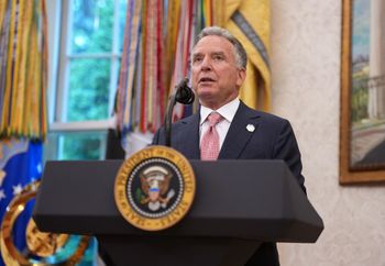 L'envoyé spécial des États-Unis au Moyen-Orient, Steve Witkoff, prononce un discours dans le bureau ovale de la Maison Blanche, le 28 mai 2025