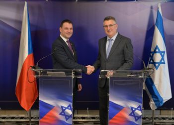 Le ministre israélien des Affaires étrangères, Gideon Sa’ar, a reçu ce mardi à Jérusalem son homologue tchèque et vice-Premier ministre, Petr Macinka, pour leur quatrième rencontre en six mois.