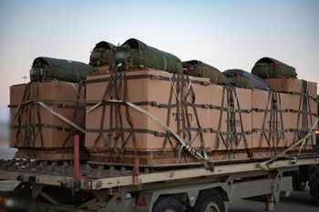 المساعدات الإنسانية