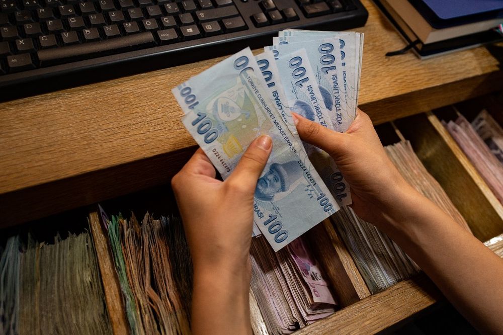 Turkish Lira Makes Rare Gains On 'indirect' Rate Hike i24NEWS