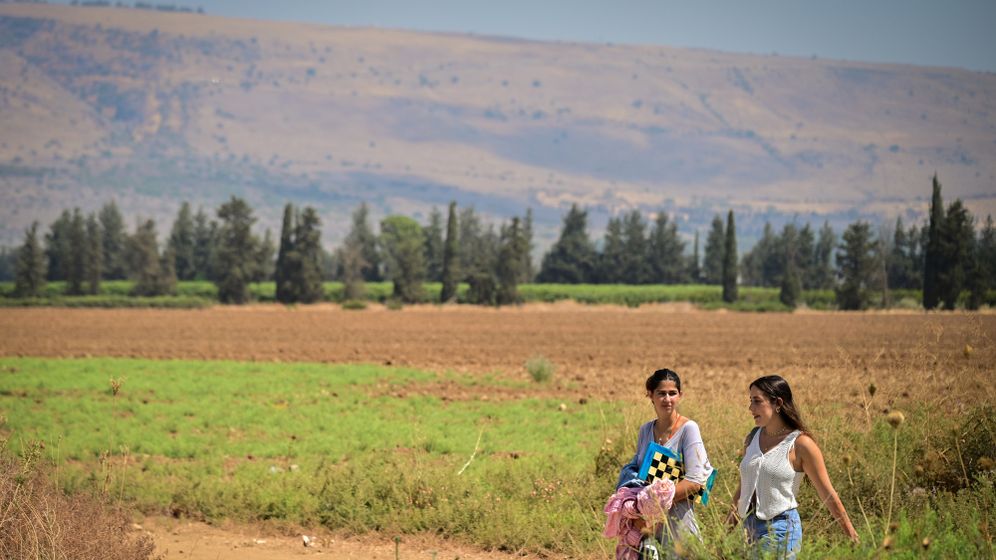מיכאל גלעדי/פלאש 90 מטיילות באצבע הגליל, קיץ, מזג אוויר