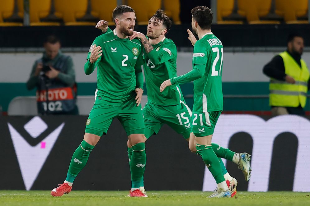 Matt Doherty célèbre après avoir inscrit le deuxième but de l’Ireland national football team lors du match de UEFA Nations League opposant la Bulgarie à l’Irlande à Plovdiv, en Bulgarie, le jeudi 20 mars 2025. 