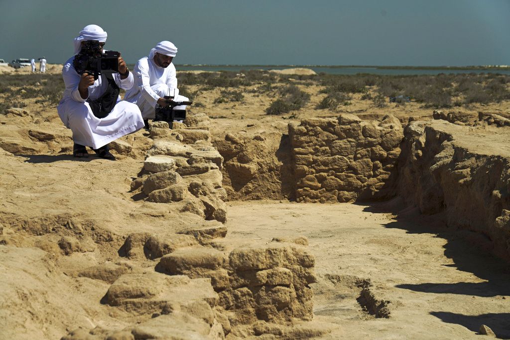 Archaeologists discover oldest pearl city in the Gulf in the United Arab Emirates - I24NEWS