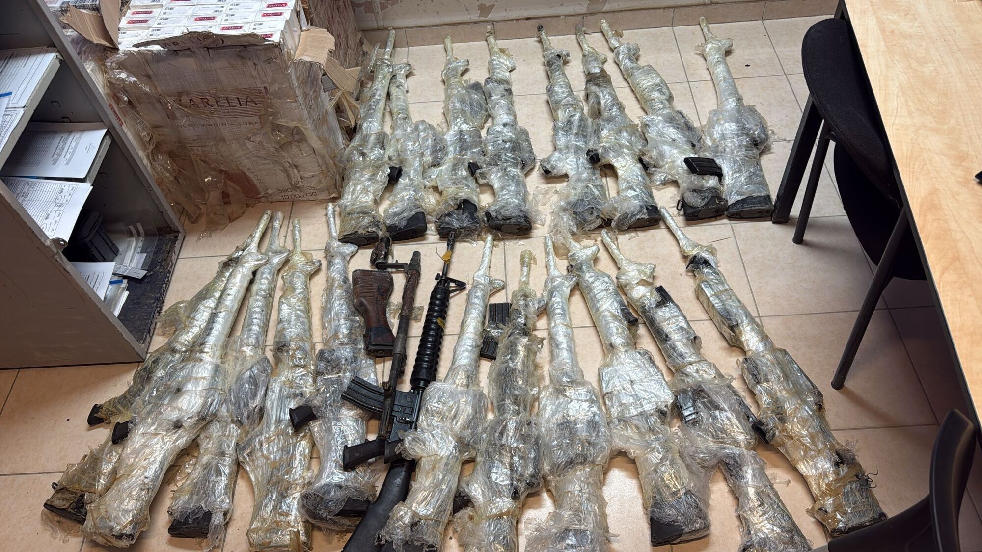 تهريب أسلحة ومخدرات وحيوانات من مصر والأردن باستخدام مسيرات: لائحة اتهام