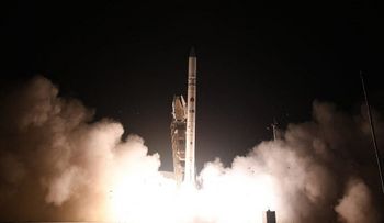 صورةٌ نشرتها وزارة الأمن الإسرائيلية في 6 يوليو/تموز 2020 تُظهر إطلاق قمر الاستطلاع الجديد "أوفيك 16"