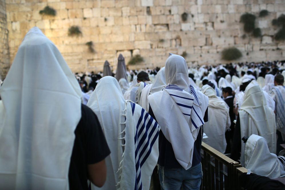 Prières au mur occidental dans la vieille ville de Jérusalem, le 7 septembre 2012, en amont des fêtes juives du Nouvel An et de Yom Kippour